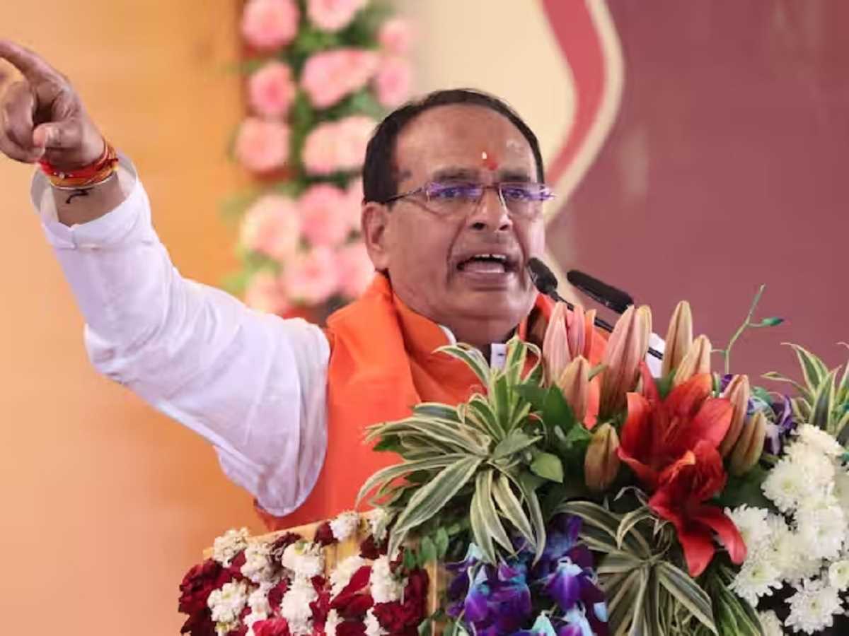 राहुल गांधी का बयान देशद्रोह की सीमा में आता है : शिवराज